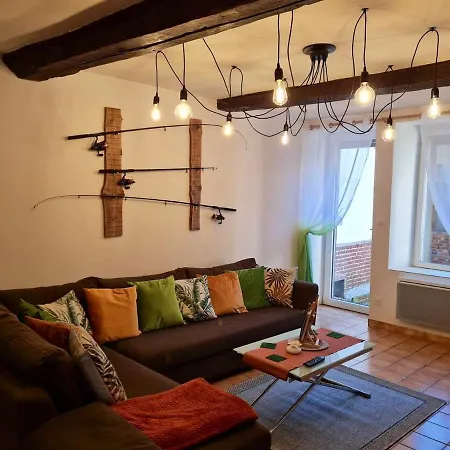 Maison Chaleureuse A Deville Avec Terrasse Et Parking Gratuit * Deville (Ardennes)