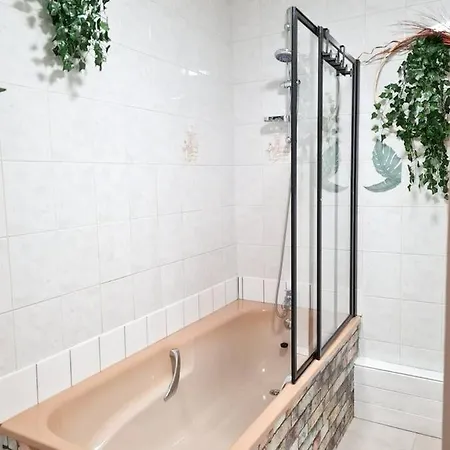 Maison Chaleureuse A Deville Avec Terrasse Et Parking Gratuit