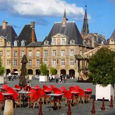 Maison Chaleureuse A Deville Avec Terrasse Et Parking Gratuit