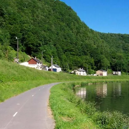 Maison Chaleureuse A Deville Avec Terrasse Et Parking Gratuit Deville (Ardennes)